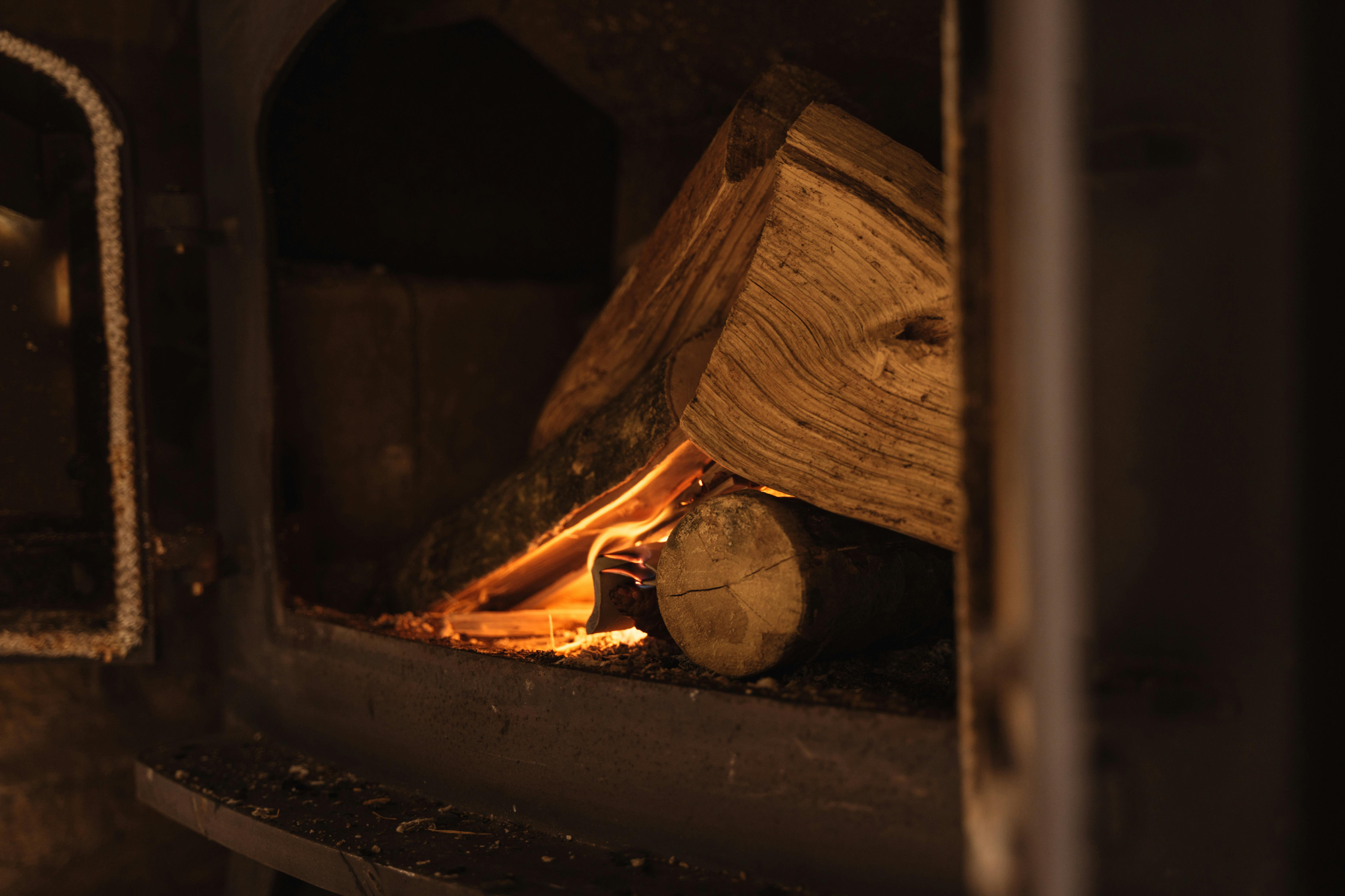 Grain of Truth: How to Tell If Your Logs Are Properly Seasoned